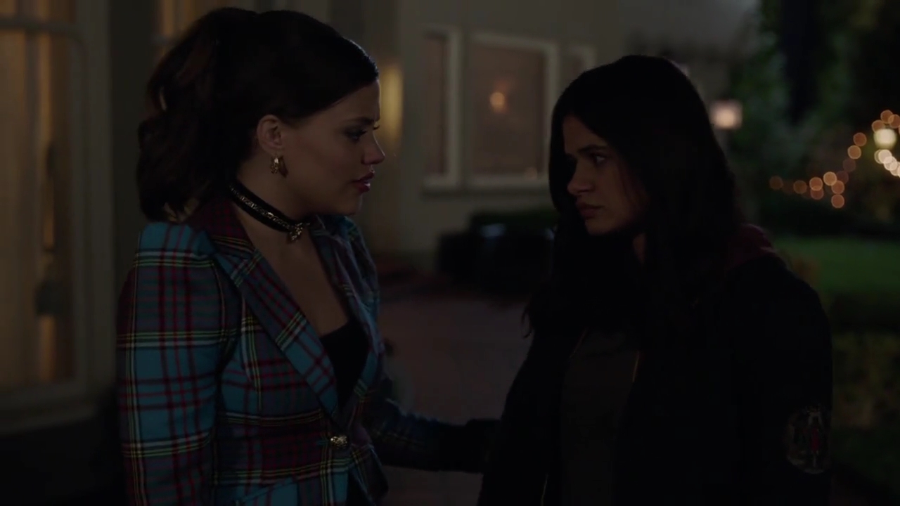 Charmed-Online-dot-nl_Charmed-1x06KappaSpirit02058.jpg