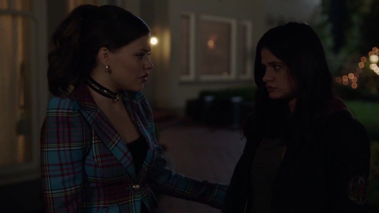 Charmed-Online-dot-nl_Charmed-1x06KappaSpirit02060.jpg