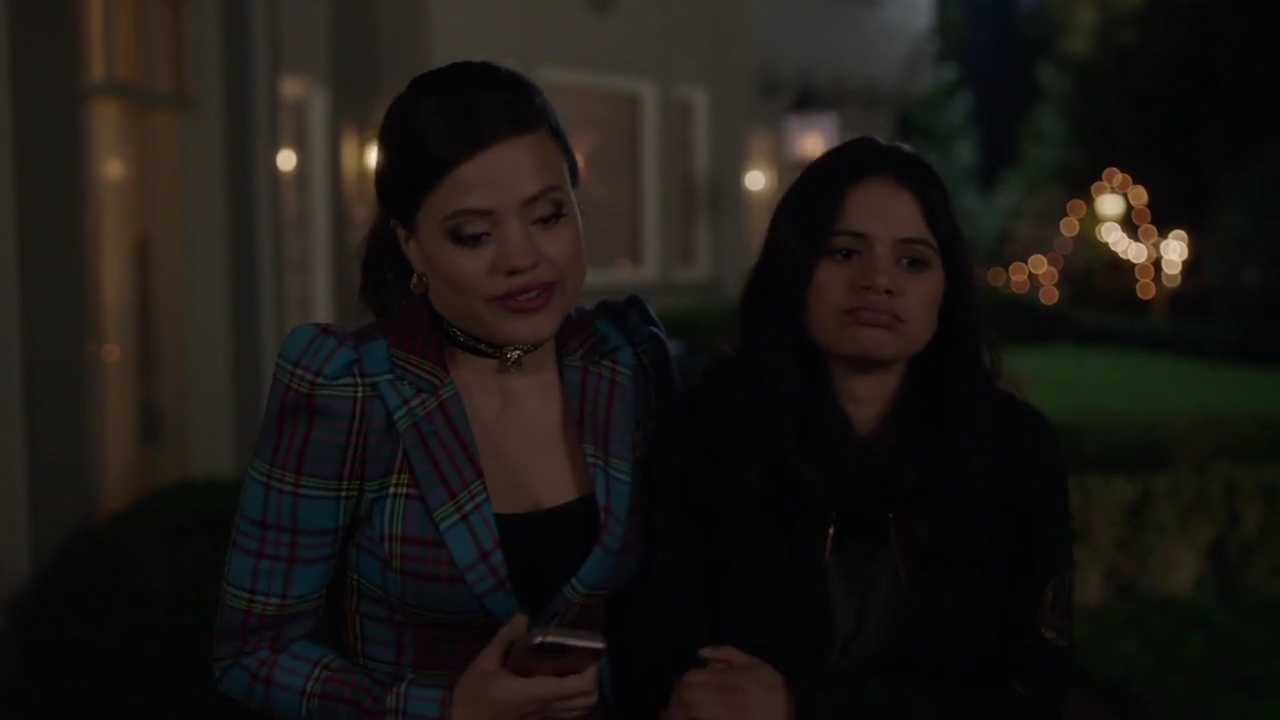 Charmed-Online-dot-nl_Charmed-1x06KappaSpirit02104.jpg