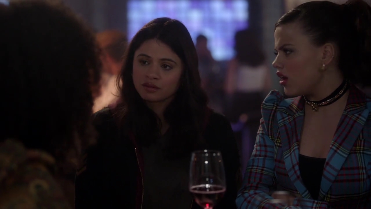 Charmed-Online-dot-nl_Charmed-1x06KappaSpirit02159.jpg