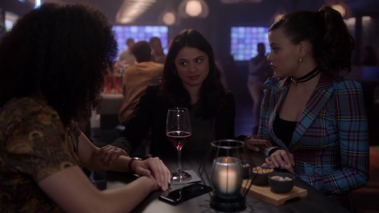 Charmed-Online-dot-nl_Charmed-1x06KappaSpirit02180.jpg