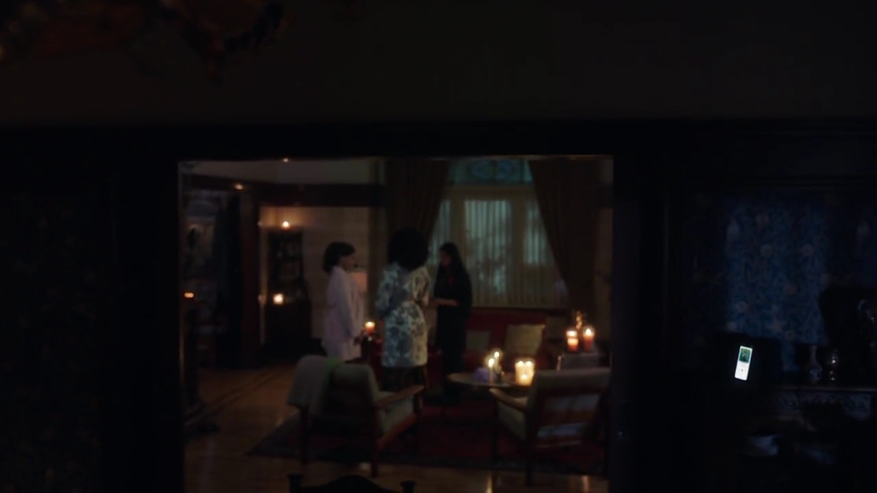 Charmed-Online-dot-nl_Charmed-1x06KappaSpirit02190.jpg