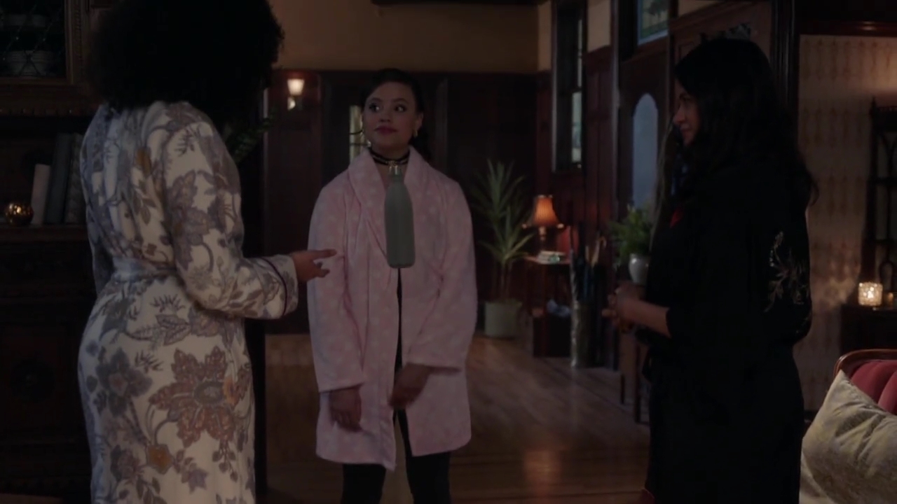 Charmed-Online-dot-nl_Charmed-1x06KappaSpirit02212.jpg