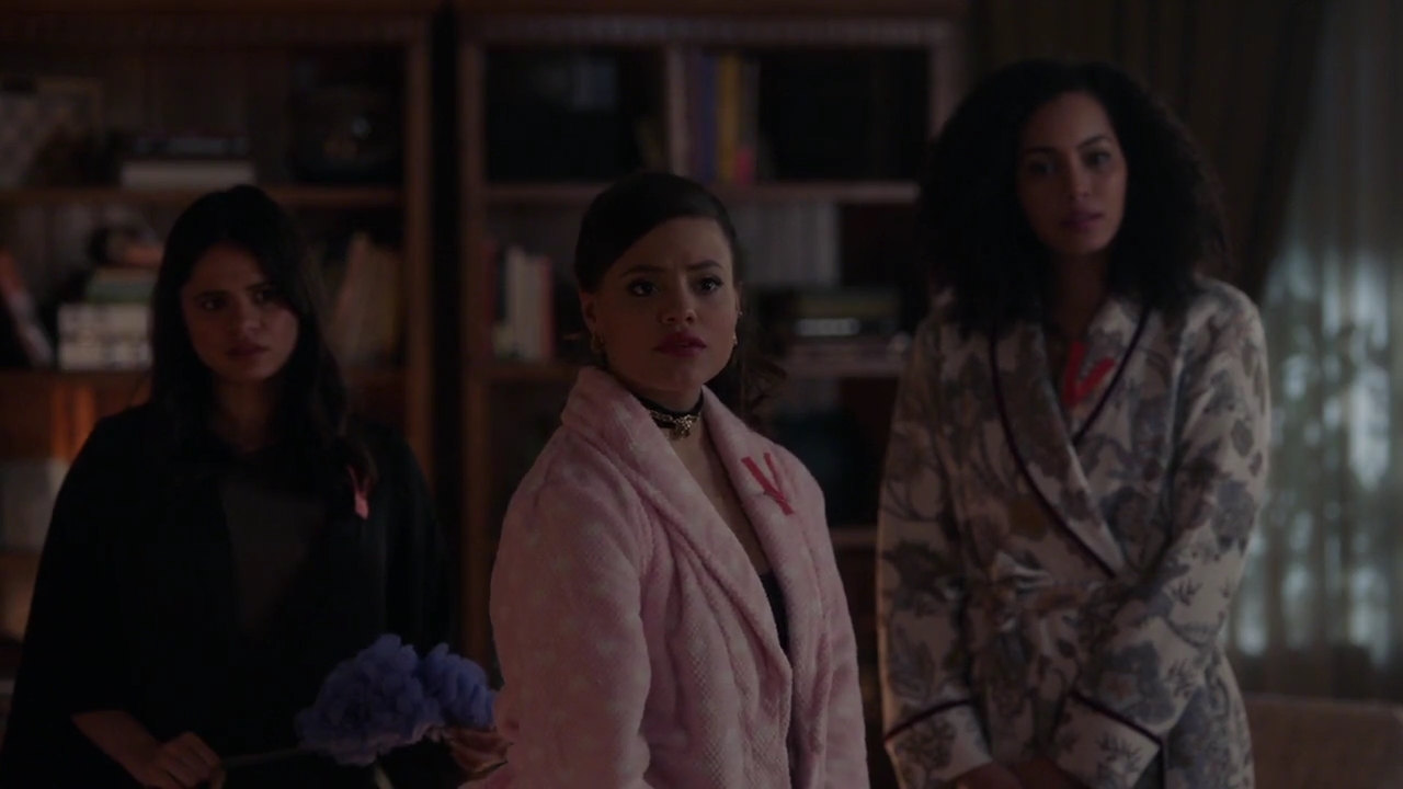 Charmed-Online-dot-nl_Charmed-1x06KappaSpirit02266.jpg