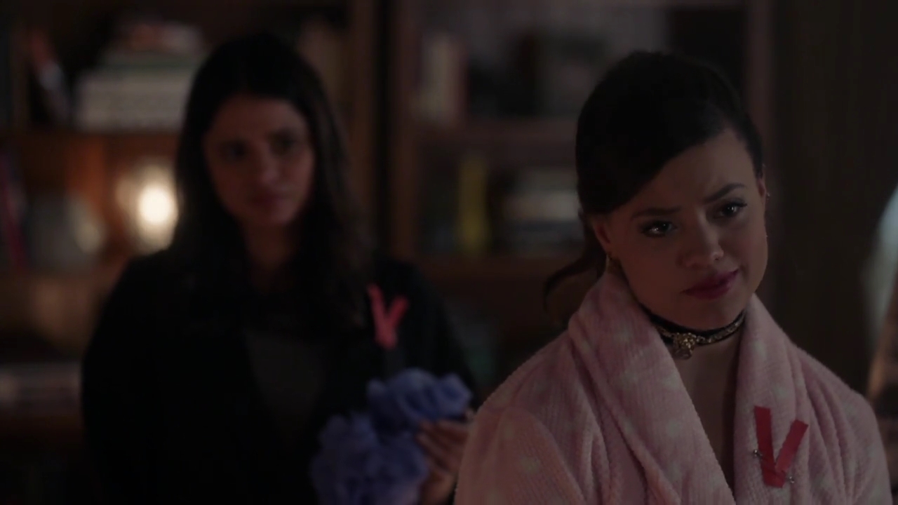 Charmed-Online-dot-nl_Charmed-1x06KappaSpirit02274.jpg