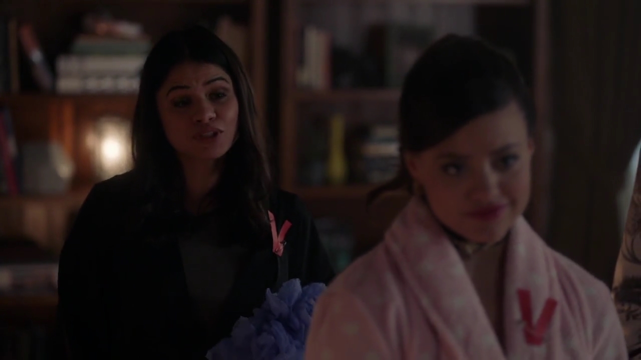 Charmed-Online-dot-nl_Charmed-1x06KappaSpirit02276.jpg