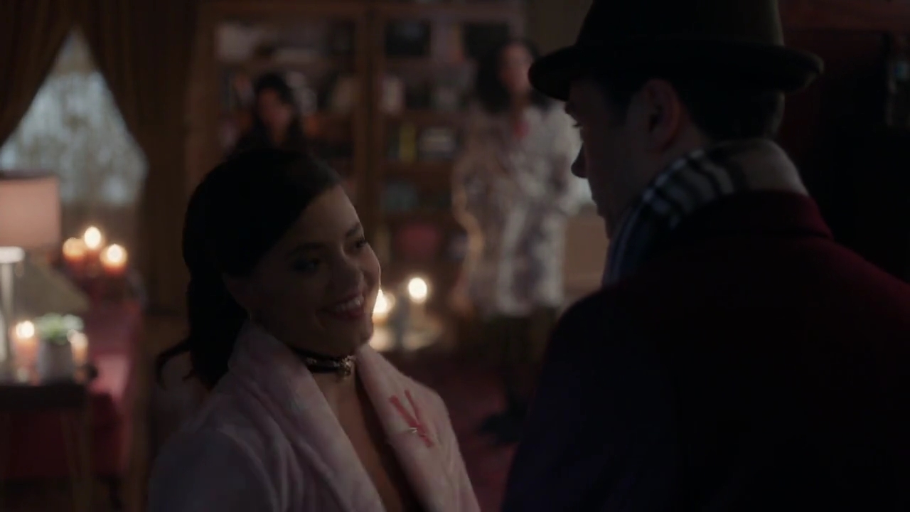 Charmed-Online-dot-nl_Charmed-1x06KappaSpirit02288.jpg