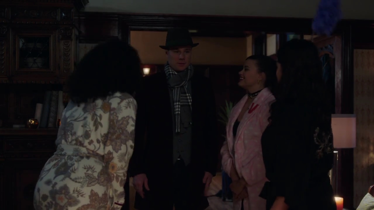 Charmed-Online-dot-nl_Charmed-1x06KappaSpirit02296.jpg