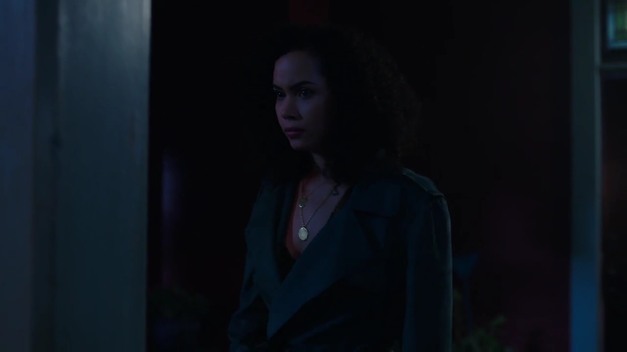 Charmed-Online-dot-nl_Charmed-1x06KappaSpirit02377.jpg