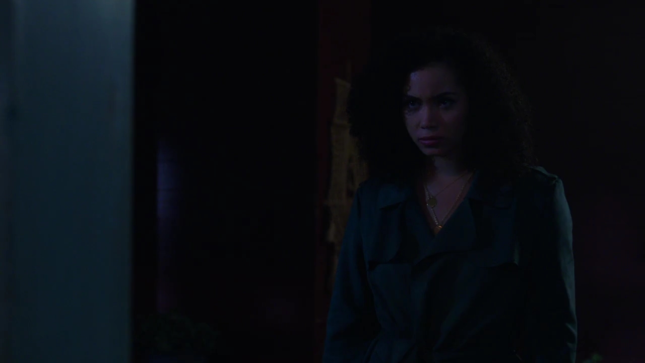 Charmed-Online-dot-nl_Charmed-1x06KappaSpirit02383.jpg