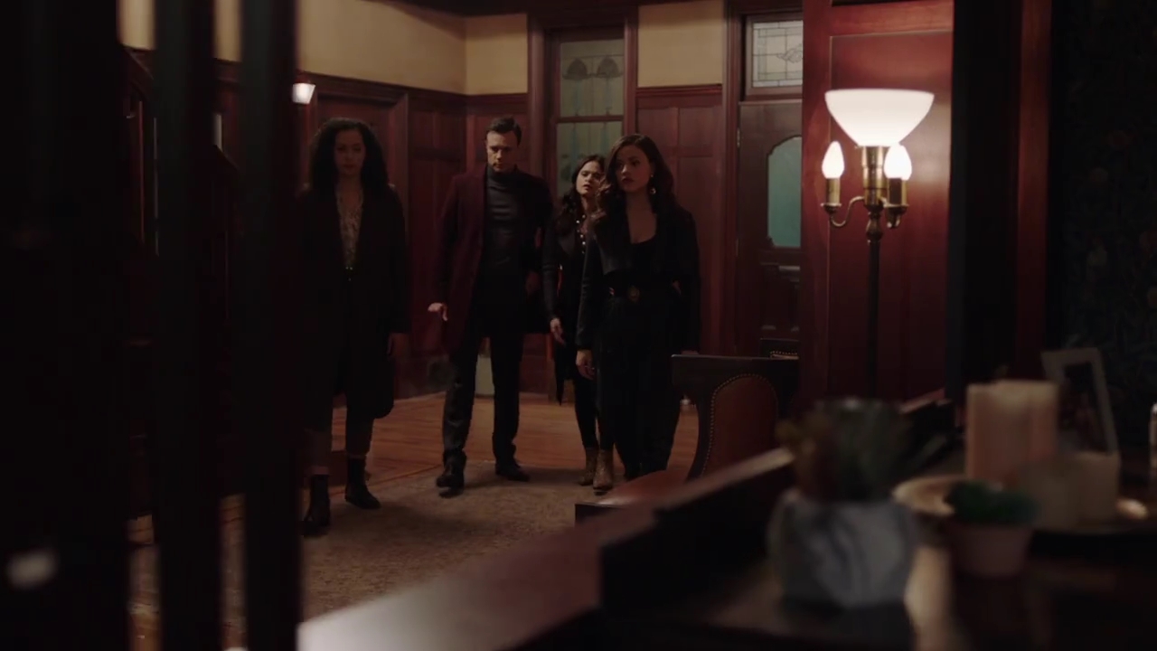 Charmed-Online-dot-nl_Charmed-1x07OutofScythe01288.jpg