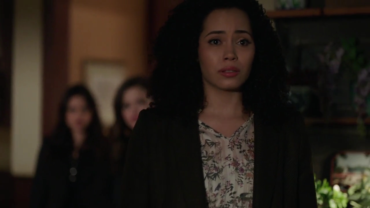 Charmed-Online-dot-nl_Charmed-1x07OutofScythe01354.jpg