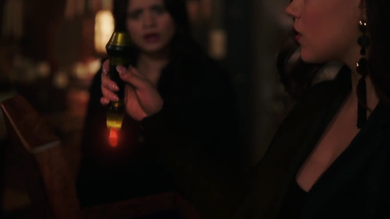 Charmed-Online-dot-nl_Charmed-1x07OutofScythe01468.jpg
