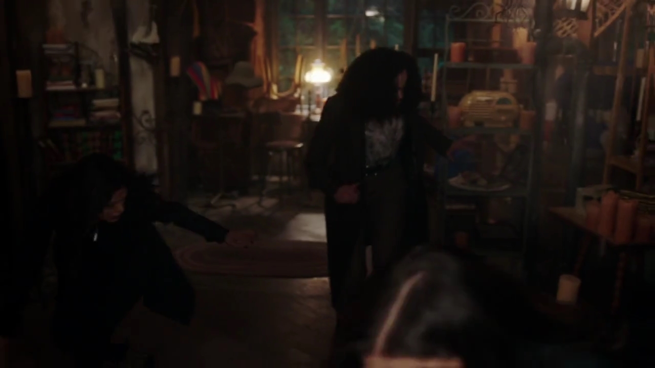 Charmed-Online-dot-nl_Charmed-1x07OutofScythe01473.jpg