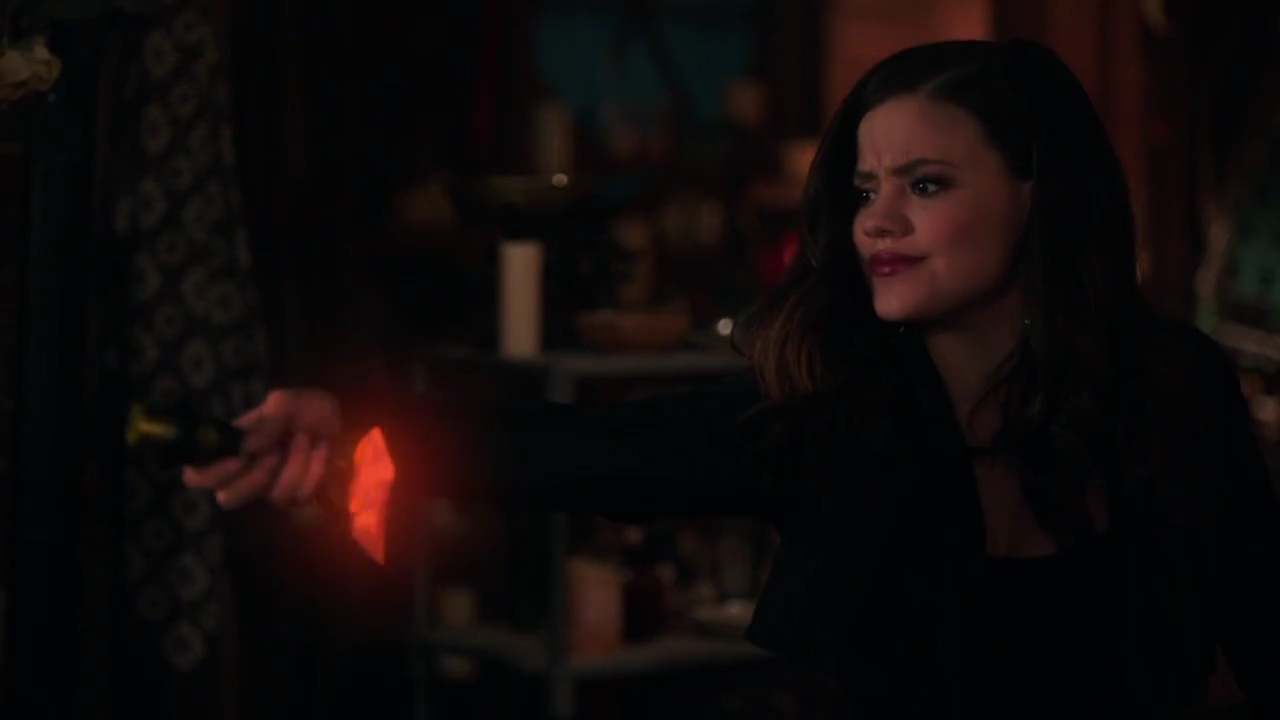 Charmed-Online-dot-nl_Charmed-1x07OutofScythe01488.jpg