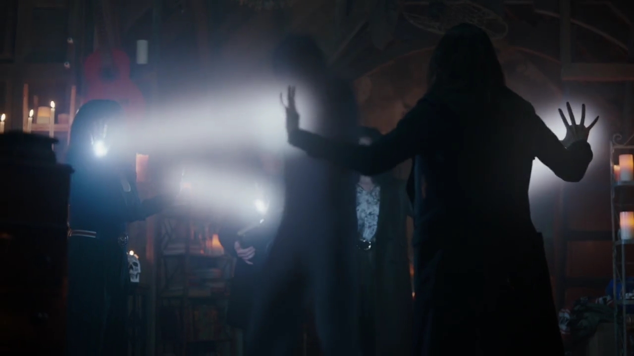 Charmed-Online-dot-nl_Charmed-1x07OutofScythe01659.jpg