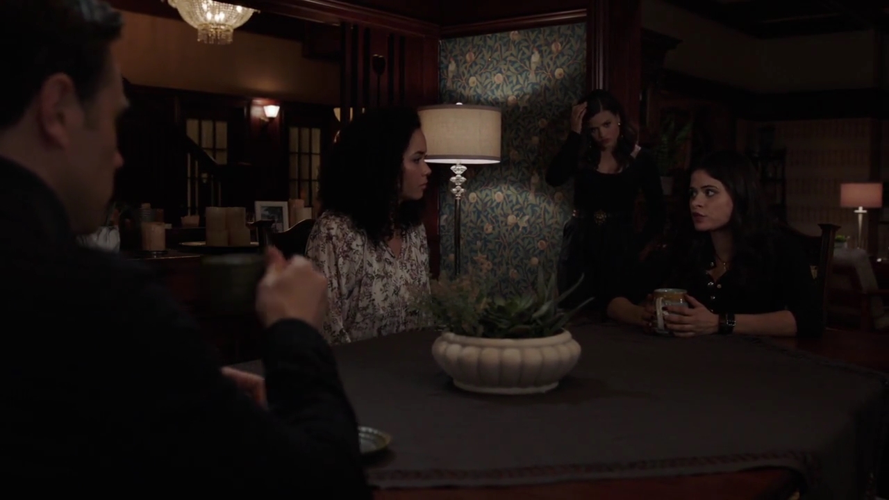 Charmed-Online-dot-nl_Charmed-1x07OutofScythe01764.jpg