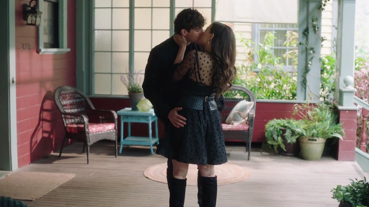 Charmed-Online-dot-nl_Charmed-1x07OutofScythe02233.jpg