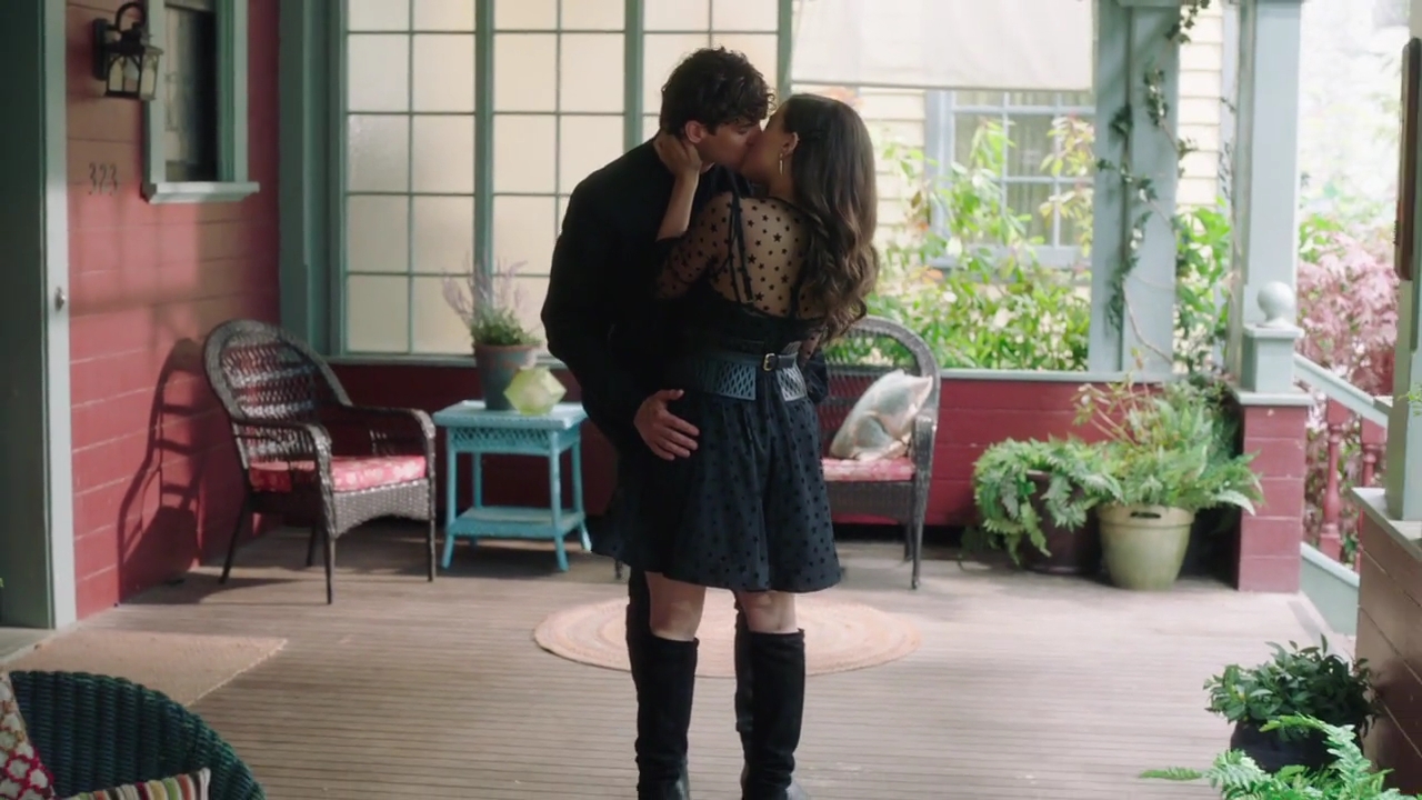 Charmed-Online-dot-nl_Charmed-1x07OutofScythe02234.jpg