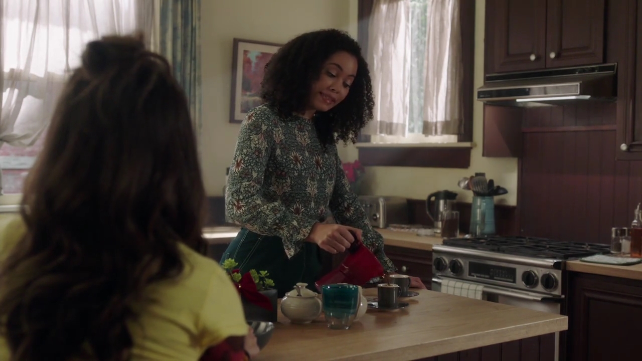 Charmed-Online-dot-nl_Charmed-1x08BugABoo00581.jpg Charmed-Online-dot-nl_Charmed-1x08BugABoo00581.jpg