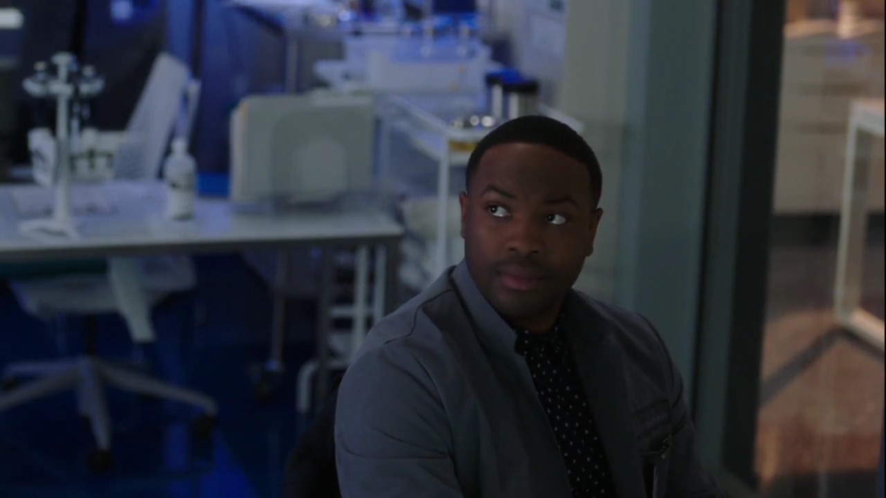 Charmed-Online-dot-nl_Charmed-1x08BugABoo00989.jpg