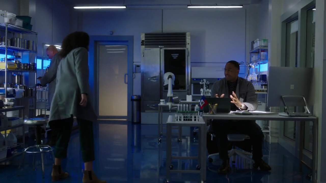 Charmed-Online-dot-nl_Charmed-1x08BugABoo01032.jpg Charmed-Online-dot-nl_Charmed-1x08BugABoo01032.jpg