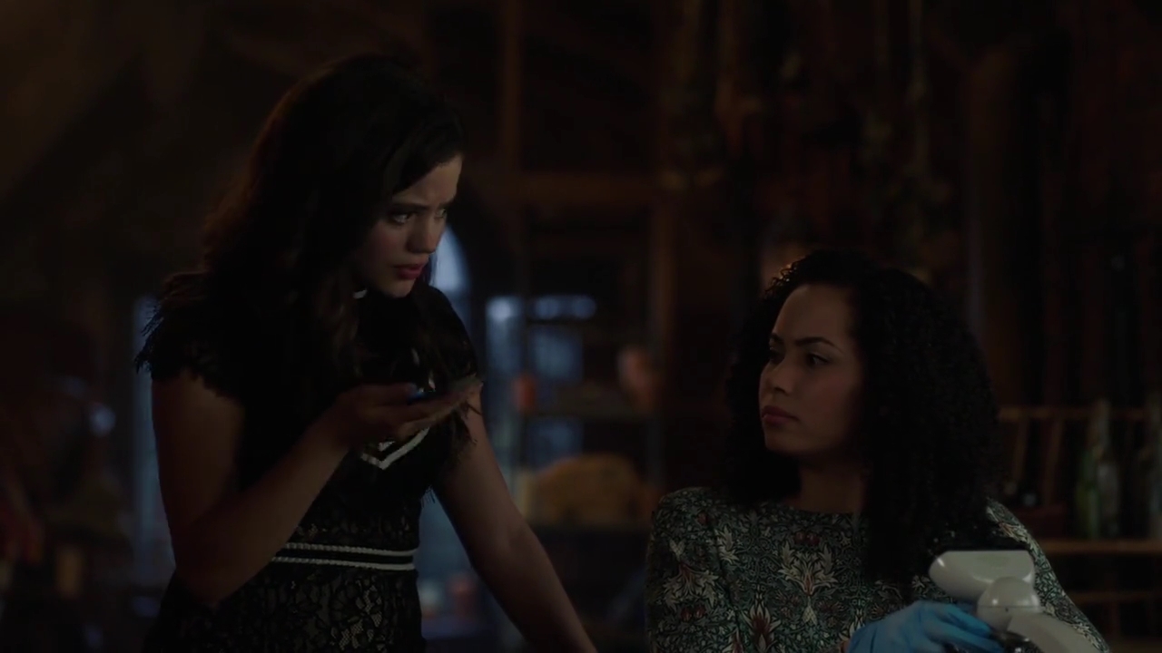 Charmed-Online-dot-nl_Charmed-1x08BugABoo01113.jpg