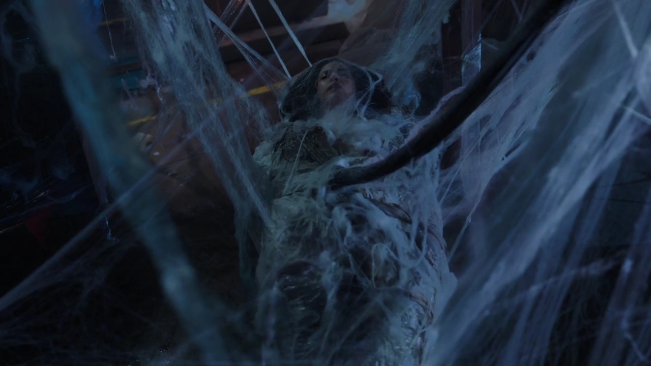 Charmed-Online-dot-nl_Charmed-1x08BugABoo01627.jpg