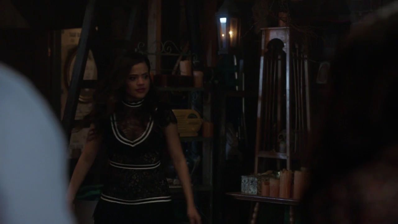 Charmed-Online-dot-nl_Charmed-1x08BugABoo01648.jpg