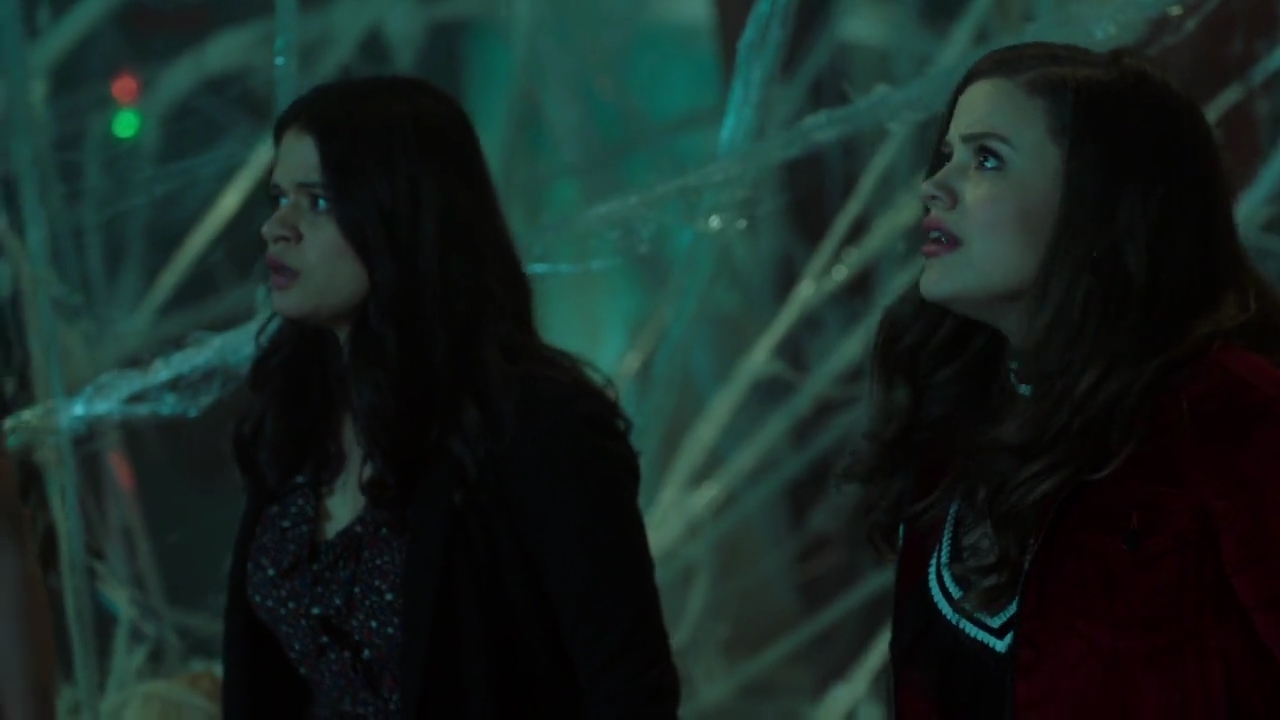 Charmed-Online-dot-nl_Charmed-1x08BugABoo01835.jpg