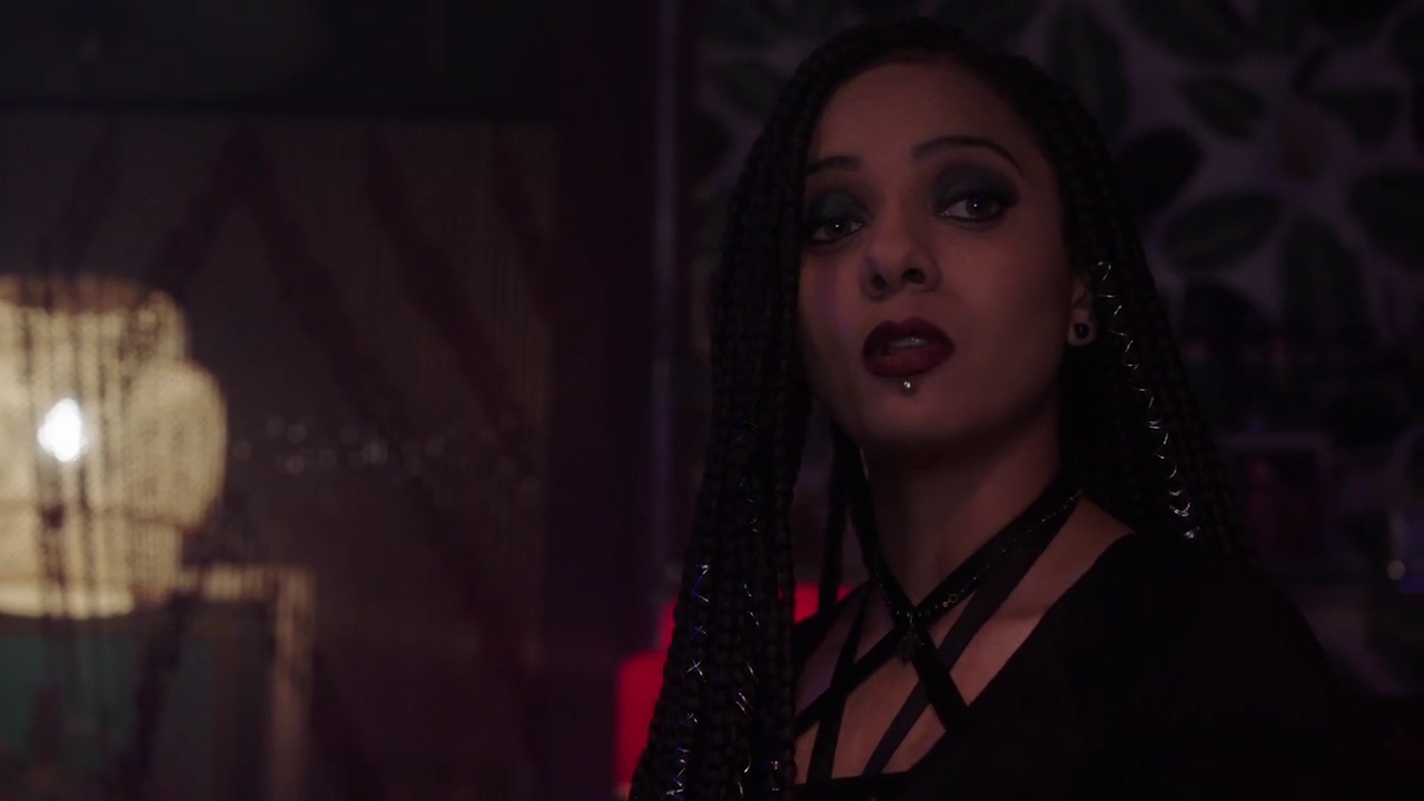 Charmed-Online-dot-nl_Charmed-1x09JingleHell00035.jpg
