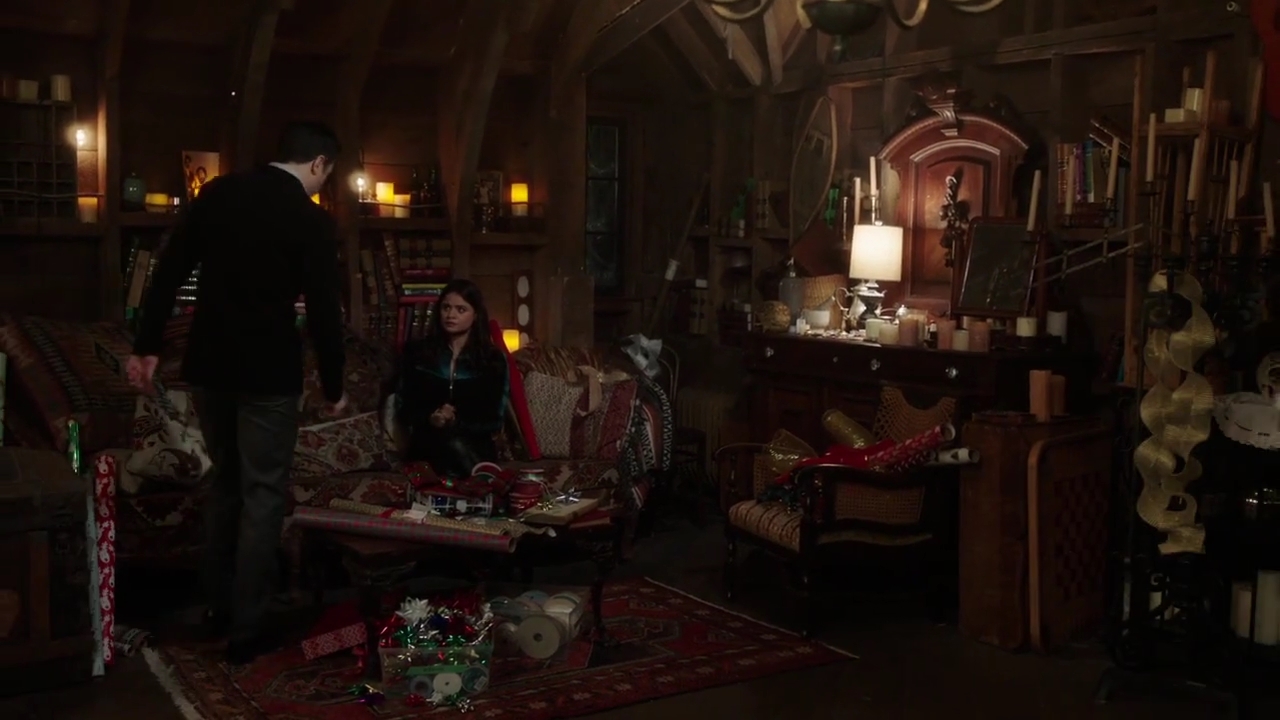 Charmed-Online-dot-nl_Charmed-1x09JingleHell00058.jpg