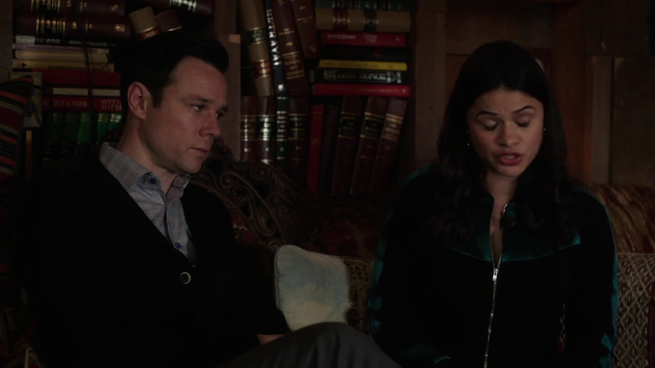 Charmed-Online-dot-nl_Charmed-1x09JingleHell00099.jpg