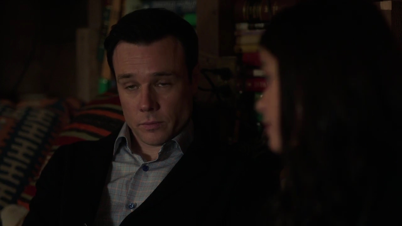Charmed-Online-dot-nl_Charmed-1x09JingleHell00105.jpg