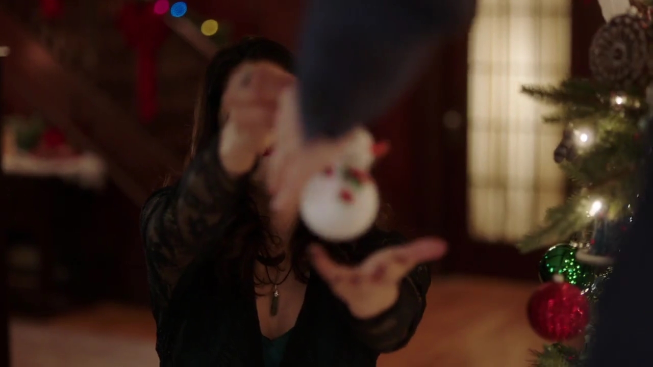 Charmed-Online-dot-nl_Charmed-1x09JingleHell00232.jpg