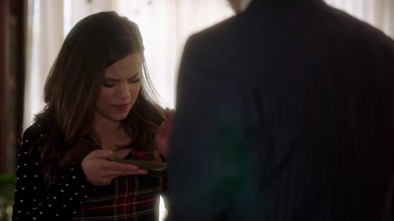Charmed-Online-dot-nl_Charmed-1x09JingleHell00270.jpg