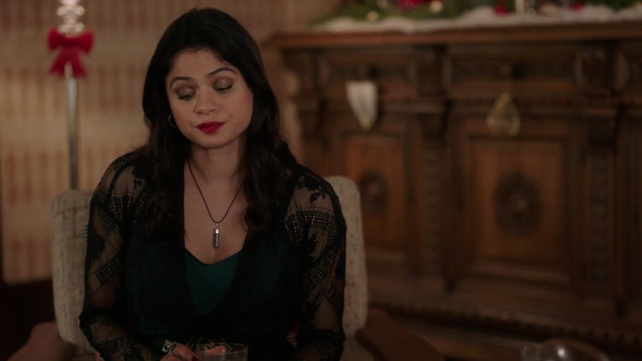 Charmed-Online-dot-nl_Charmed-1x09JingleHell00387.jpg