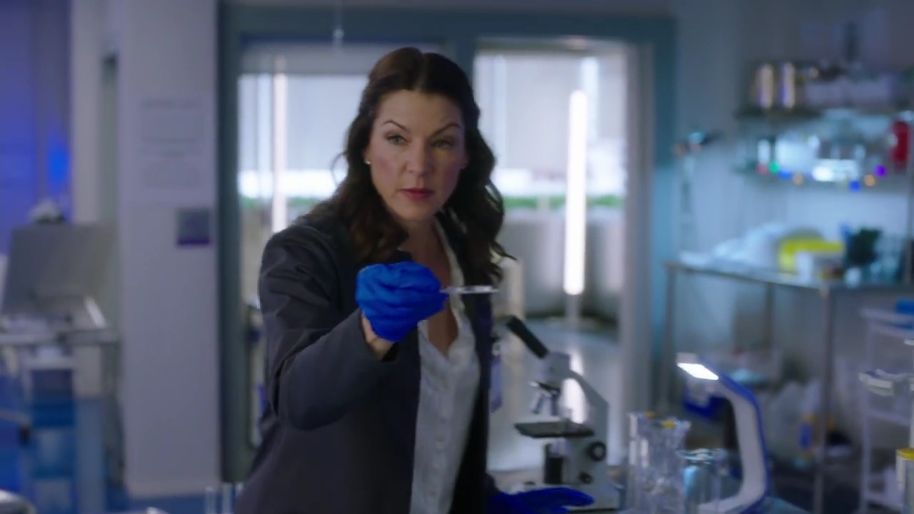 Charmed-Online-dot-nl_Charmed-1x09JingleHell00461.jpg Charmed-Online-dot-nl_Charmed-1x09JingleHell00461.jpg