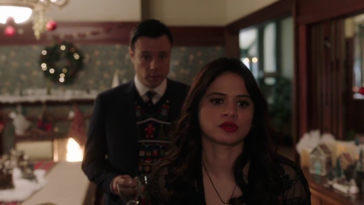 Charmed-Online-dot-nl_Charmed-1x09JingleHell00627.jpg