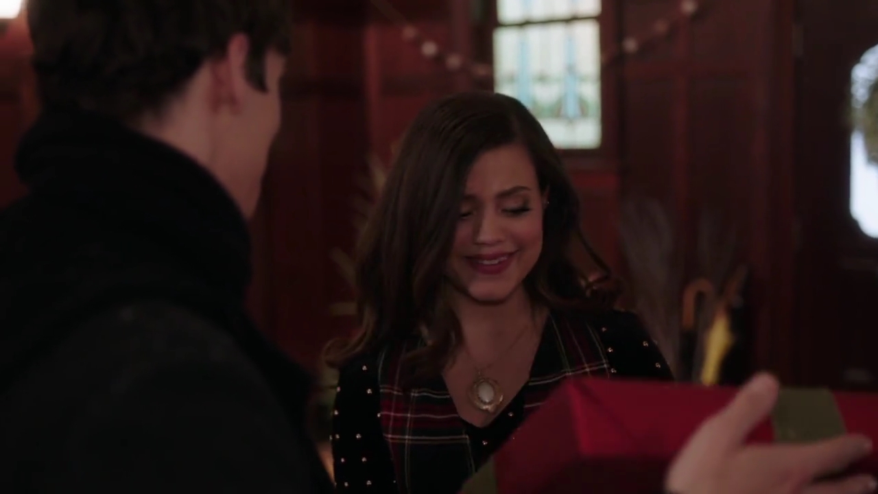Charmed-Online-dot-nl_Charmed-1x09JingleHell00749.jpg