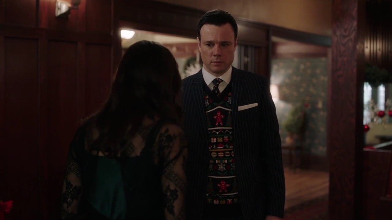 Charmed-Online-dot-nl_Charmed-1x09JingleHell00856.jpg