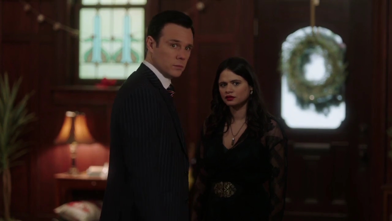 Charmed-Online-dot-nl_Charmed-1x09JingleHell00876.jpg
