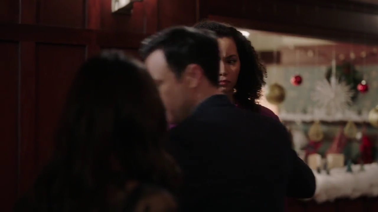 Charmed-Online-dot-nl_Charmed-1x09JingleHell00887.jpg