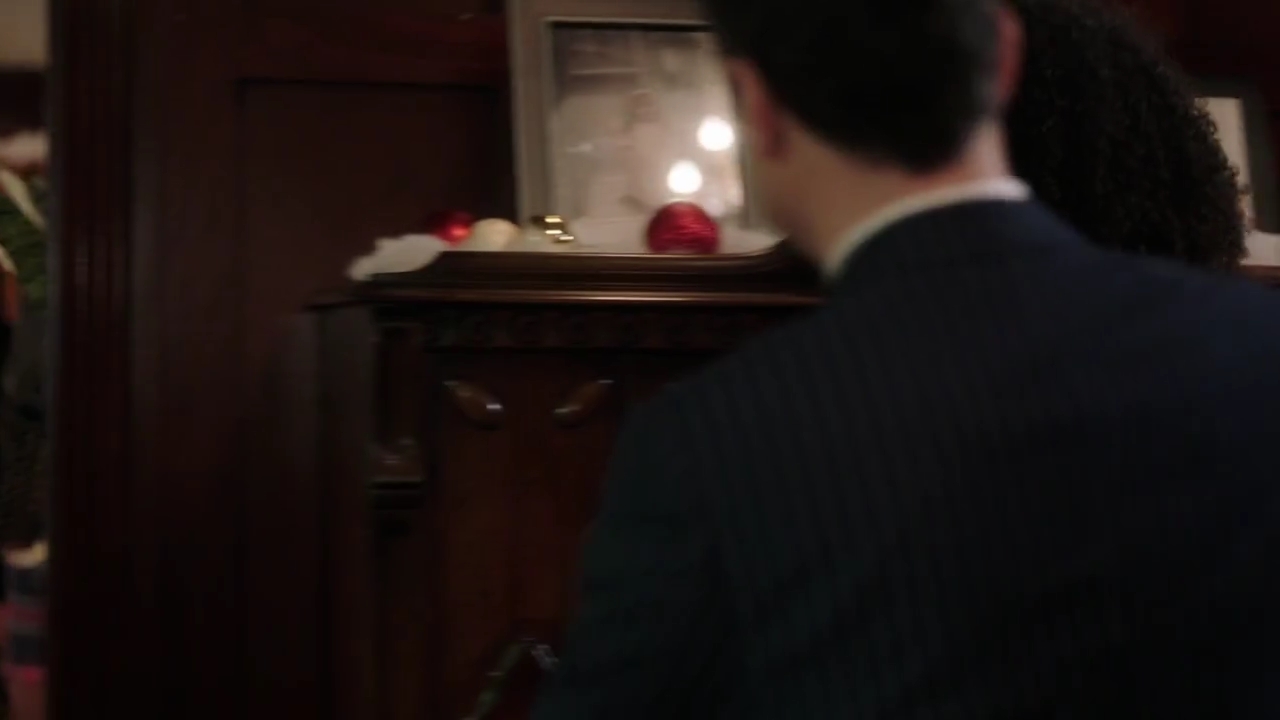 Charmed-Online-dot-nl_Charmed-1x09JingleHell00889.jpg