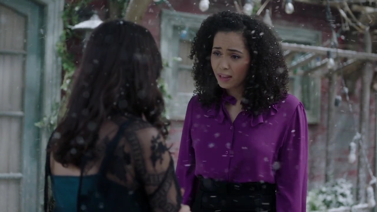Charmed-Online-dot-nl_Charmed-1x09JingleHell00922.jpg