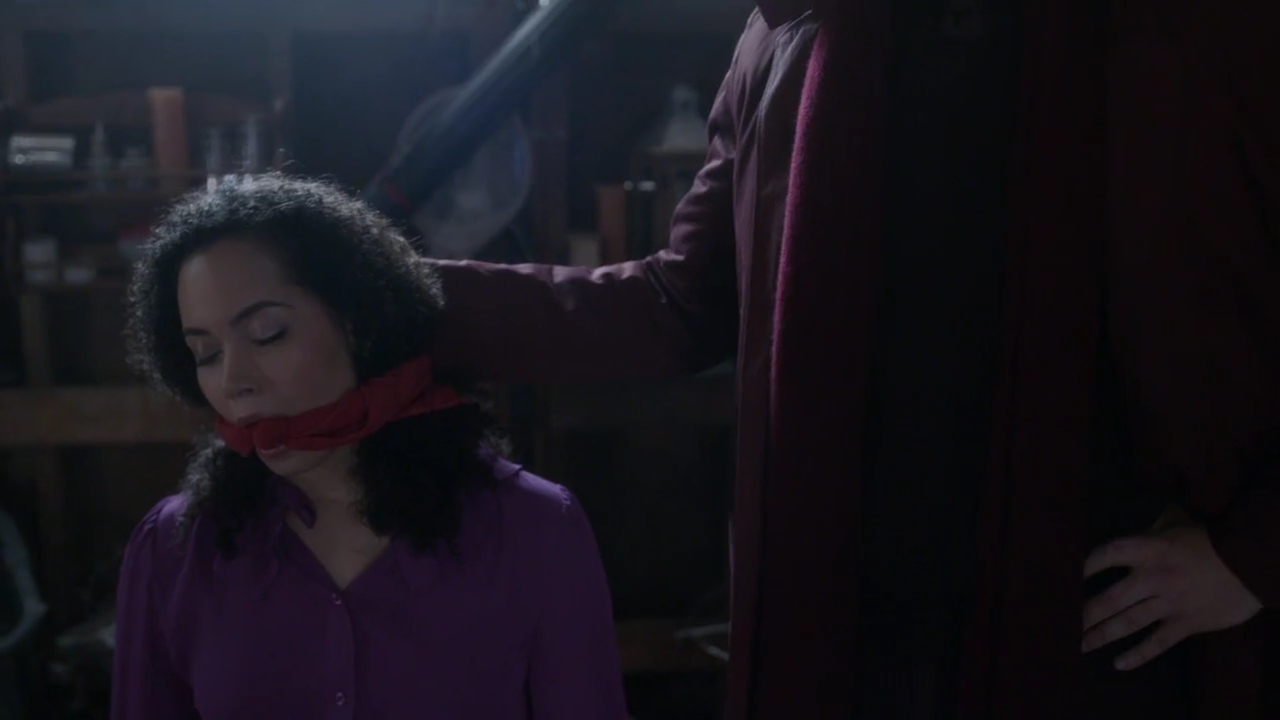 Charmed-Online-dot-nl_Charmed-1x09JingleHell00997.jpg