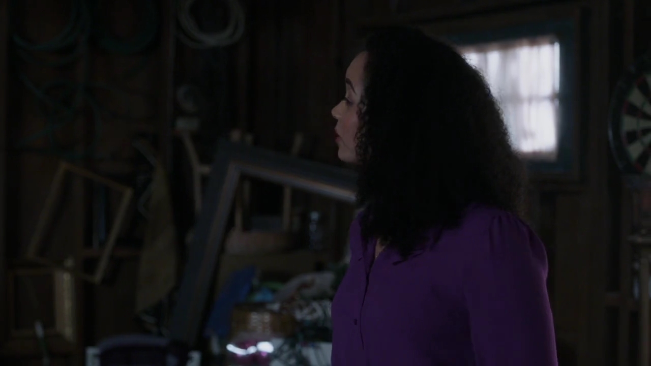 Charmed-Online-dot-nl_Charmed-1x09JingleHell01015.jpg