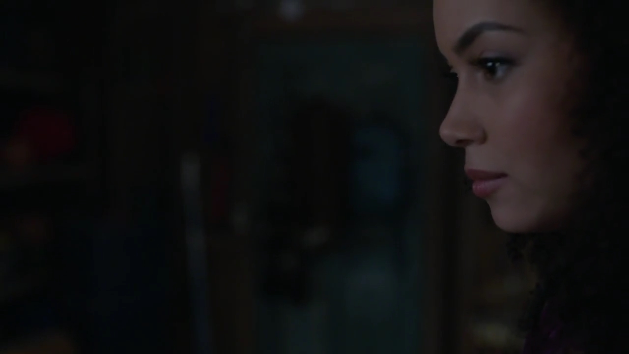 Charmed-Online-dot-nl_Charmed-1x09JingleHell01021.jpg