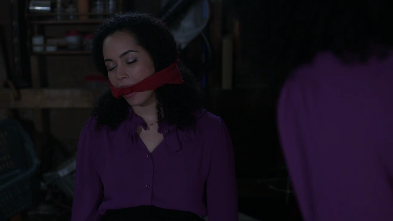 Charmed-Online-dot-nl_Charmed-1x09JingleHell01024.jpg