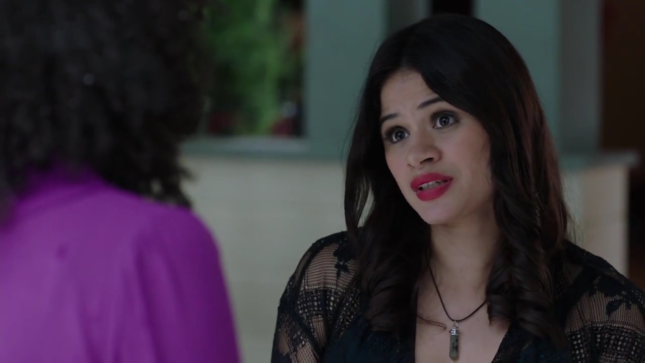 Charmed-Online-dot-nl_Charmed-1x09JingleHell01125.jpg